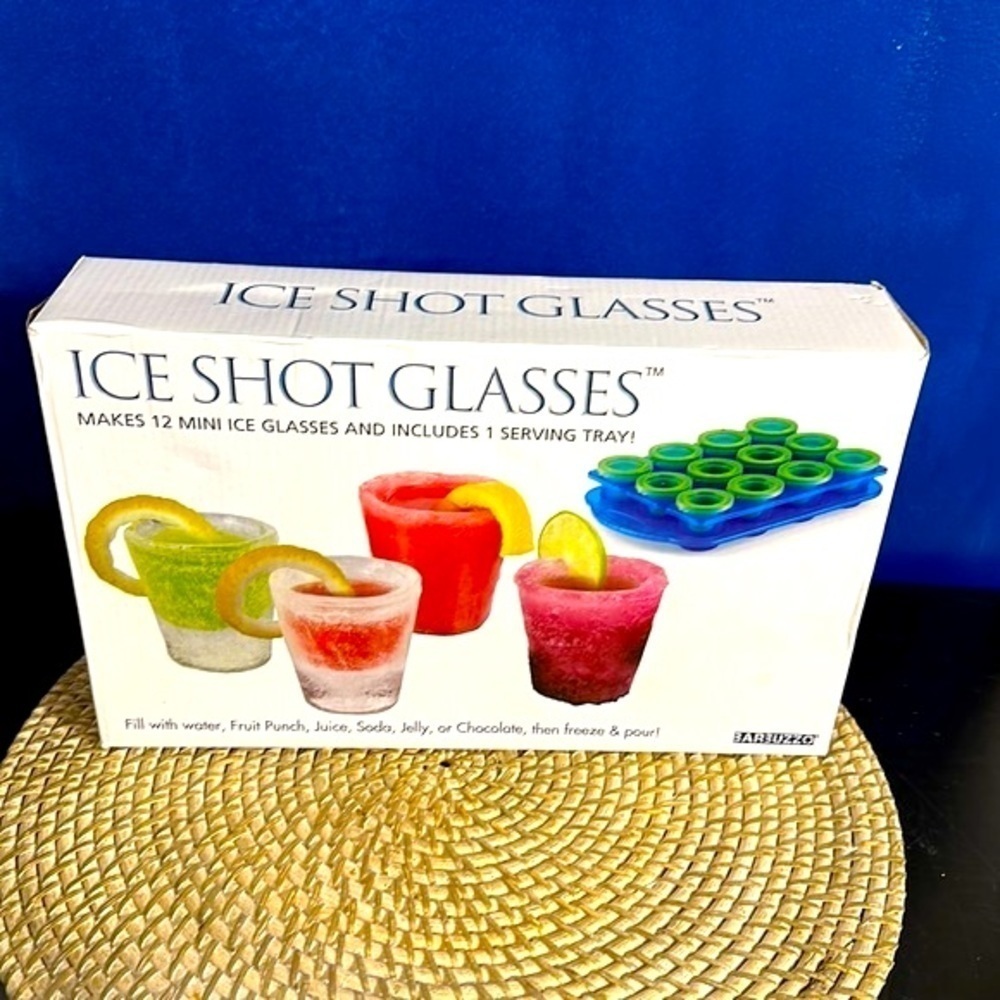 SHOT GLASS ICE MOLD WITH RE-USABLE PLASTIC SERVING TRAY